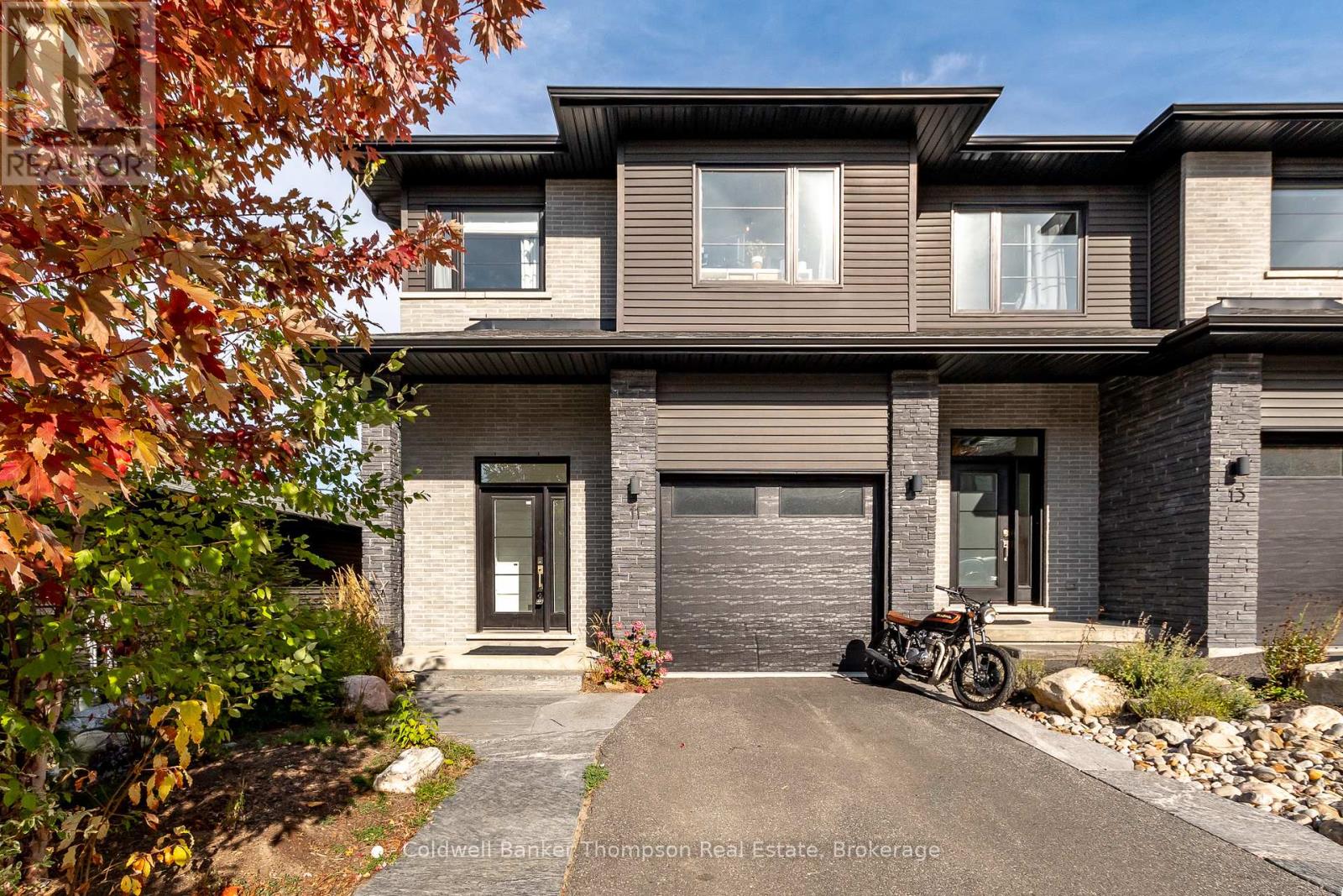 11 Cascade Lane, Huntsville, Ontario  P1H 1Y3 - Photo 2 - X12444223