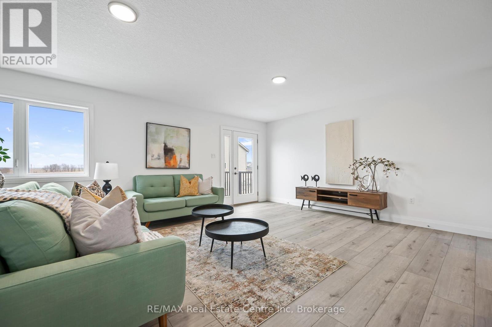 6 - 182 Bridge Crescent, Minto, Ontario  N0G 2P0 - Photo 10 - X12444225