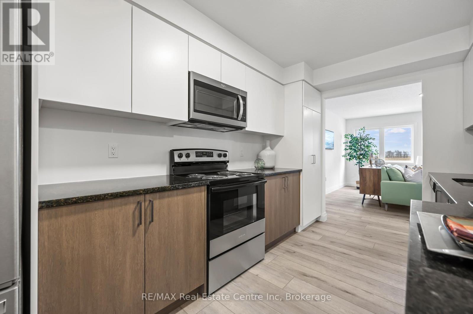 6 - 182 Bridge Crescent, Minto, Ontario  N0G 2P0 - Photo 4 - X12444225