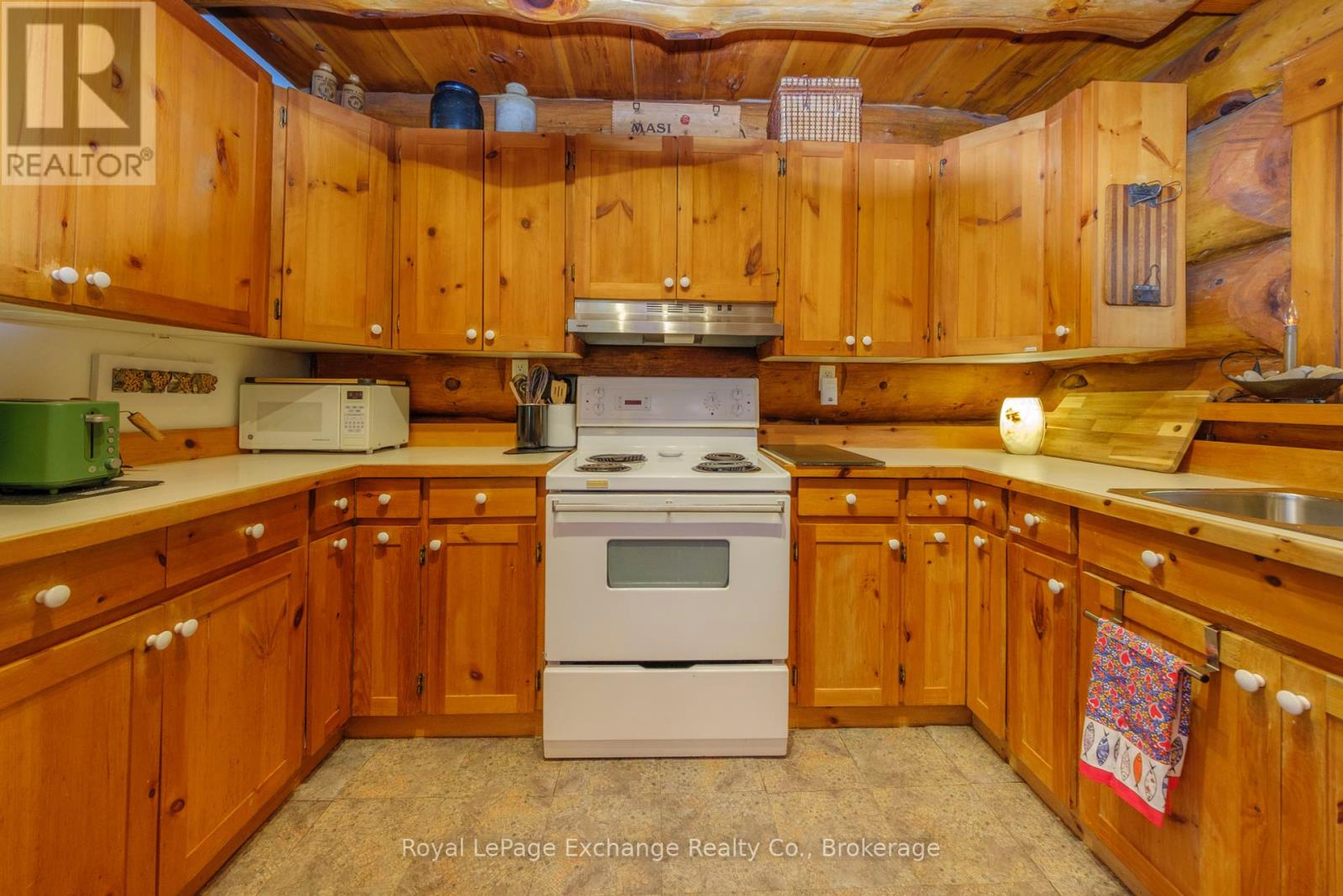 102 Onandago Place Place, Huron-Kinloss, Ontario  N2Z 2X3 - Photo 13 - X12444249