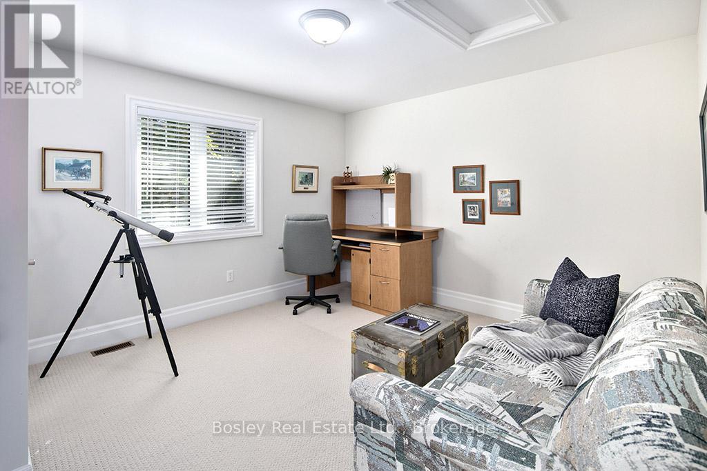 124 Landry Lane, Blue Mountains, Ontario  N0H 2P0 - Photo 36 - X12444280