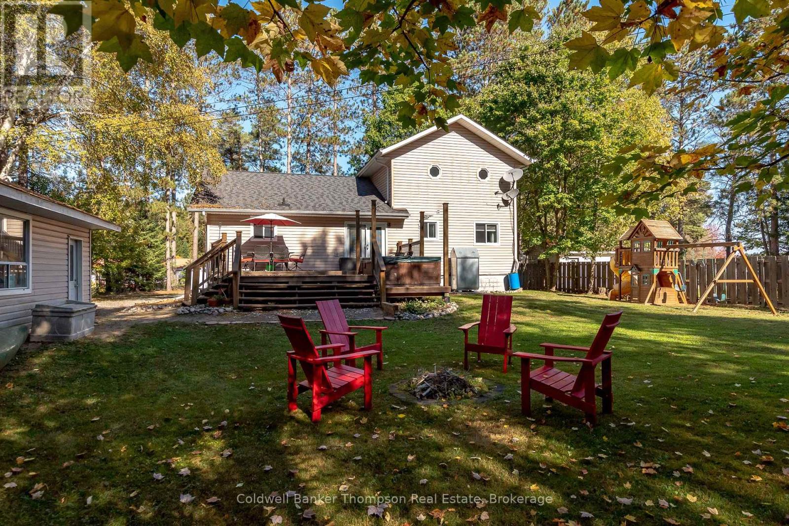 4237 Ravenscliffe Road, Huntsville, Ontario  P1H 2J2 - Photo 37 - X12444298