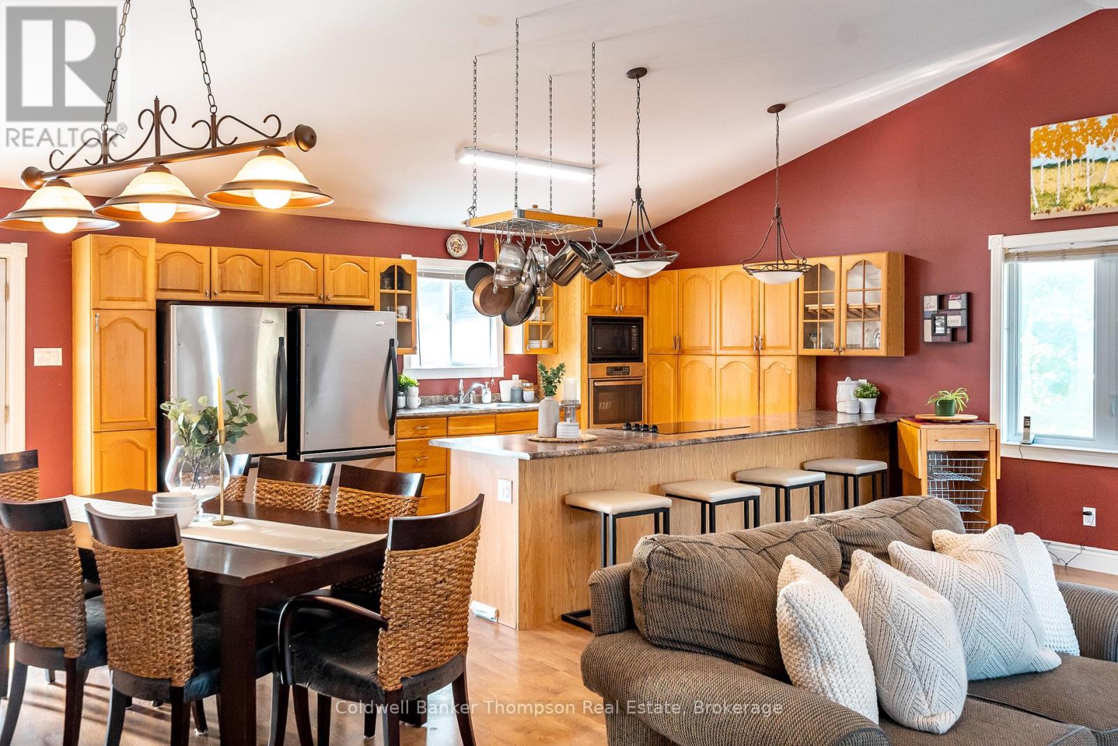 4237 Ravenscliffe Road, Huntsville, Ontario  P1H 2J2 - Photo 6 - X12444298