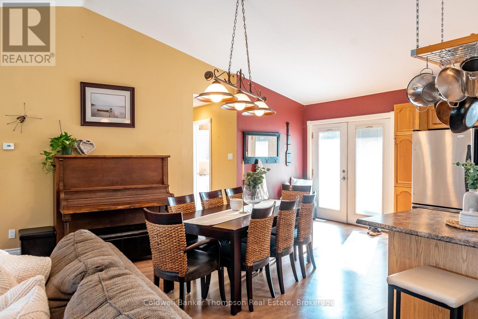 4237 Ravenscliffe Road, Huntsville, Ontario  P1H 2J2 - Photo 9 - X12444298
