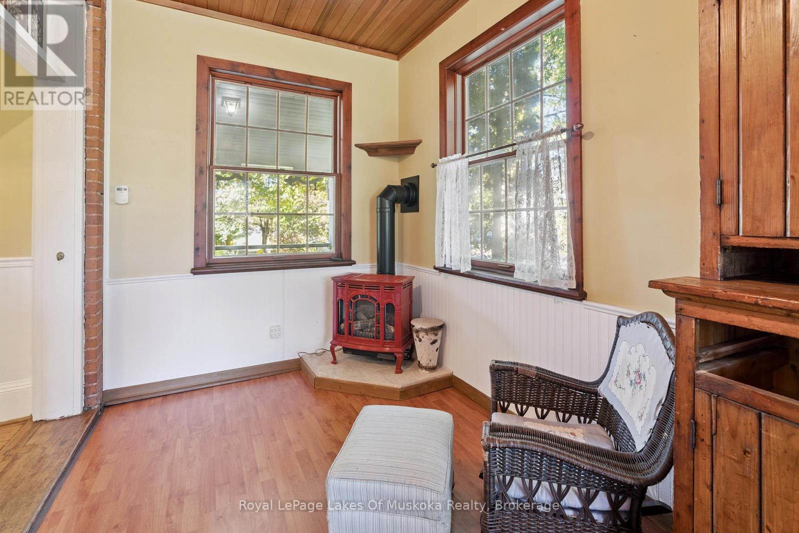 86 Quebec Street, Bracebridge, Ontario  P1L 2A4 - Photo 17 - X12444331