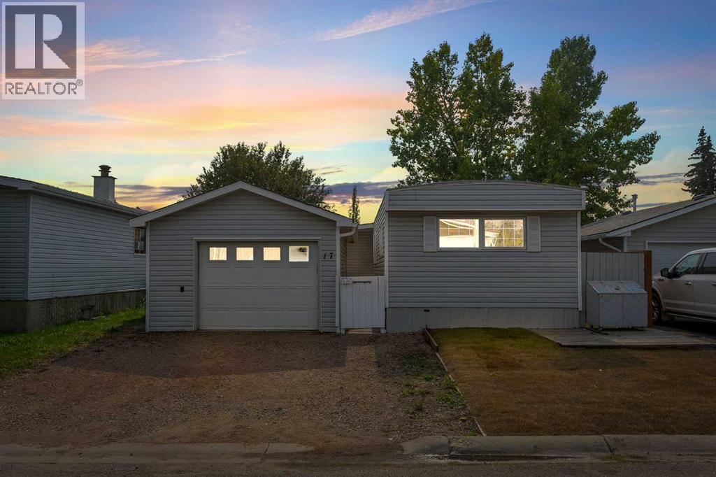 17 Big Hill Way Se, Airdrie, Alberta  T4B 1M7 - Photo 3 - A2256419