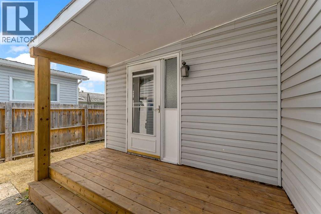 17 Big Hill Way Se, Airdrie, Alberta  T4B 1M7 - Photo 4 - A2256419