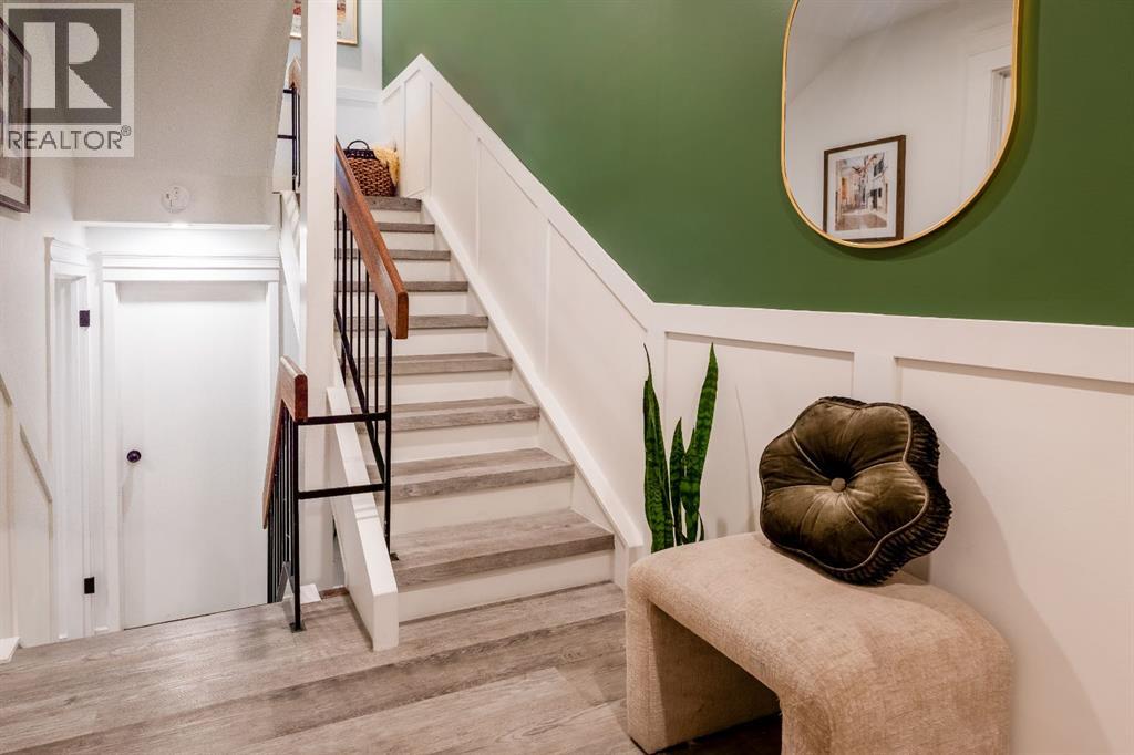396 Brae Glen Crescent Sw, Calgary, Alberta  T2W 1B6 - Photo 3 - A2257317