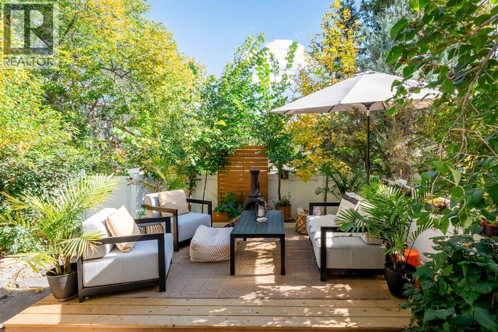 396 Brae Glen Crescent SW, Calgary, Alberta