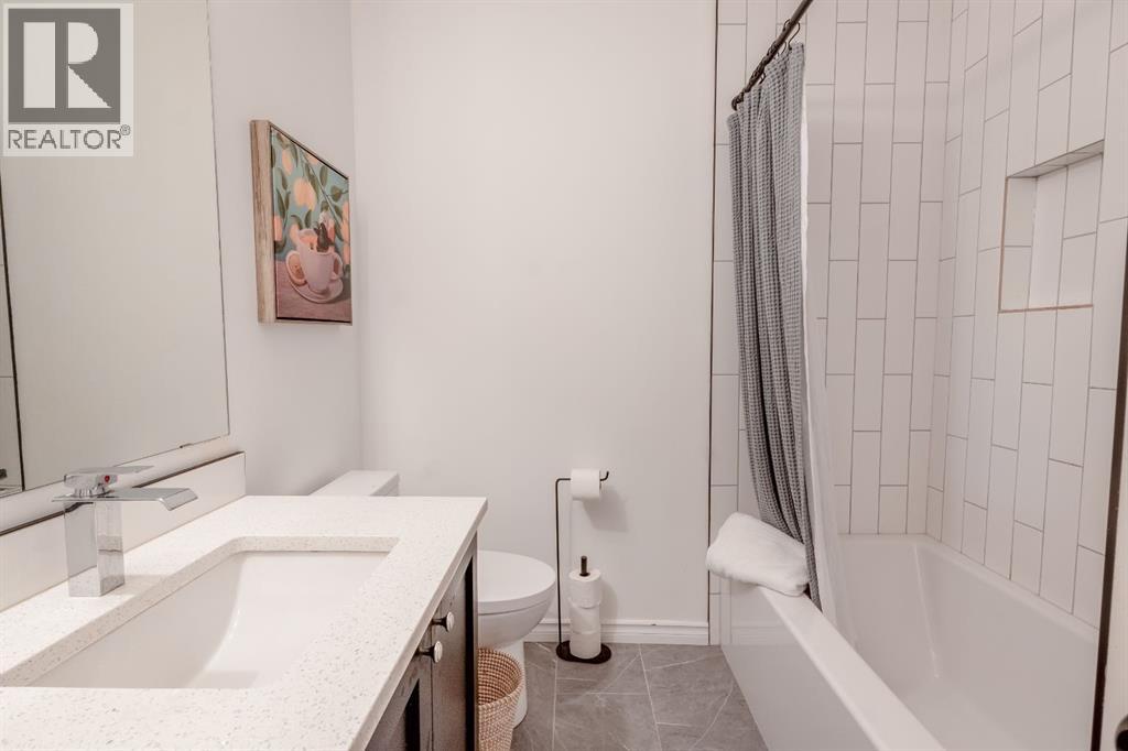 396 Brae Glen Crescent Sw, Calgary, Alberta  T2W 1B6 - Photo 26 - A2257317