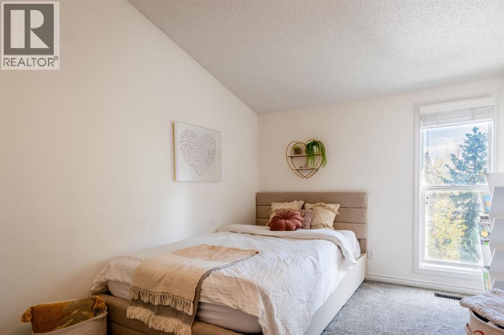 396 Brae Glen Crescent Sw, Calgary, Alberta  T2W 1B6 - Photo 30 - A2257317