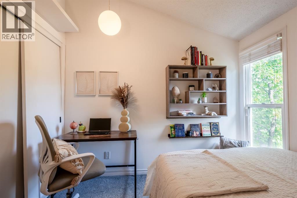 396 Brae Glen Crescent Sw, Calgary, Alberta  T2W 1B6 - Photo 33 - A2257317