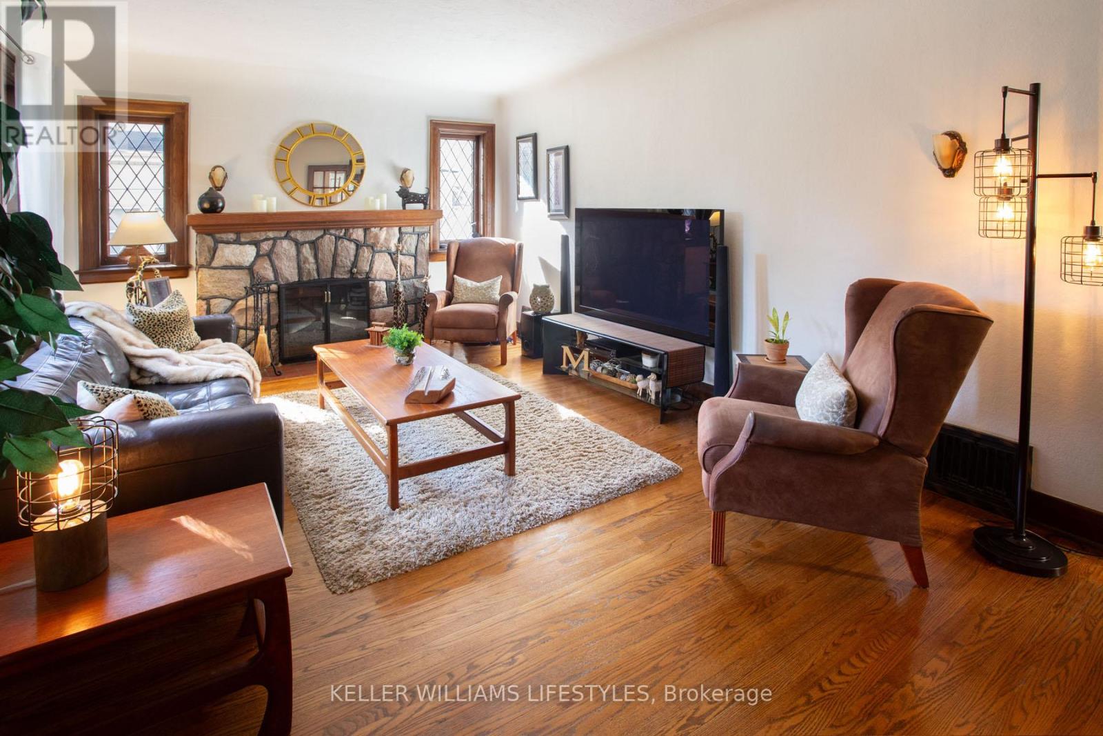 510 Grosvenor Street, London East, Ontario  N5Y 3S9 - Photo 2 - X12444250