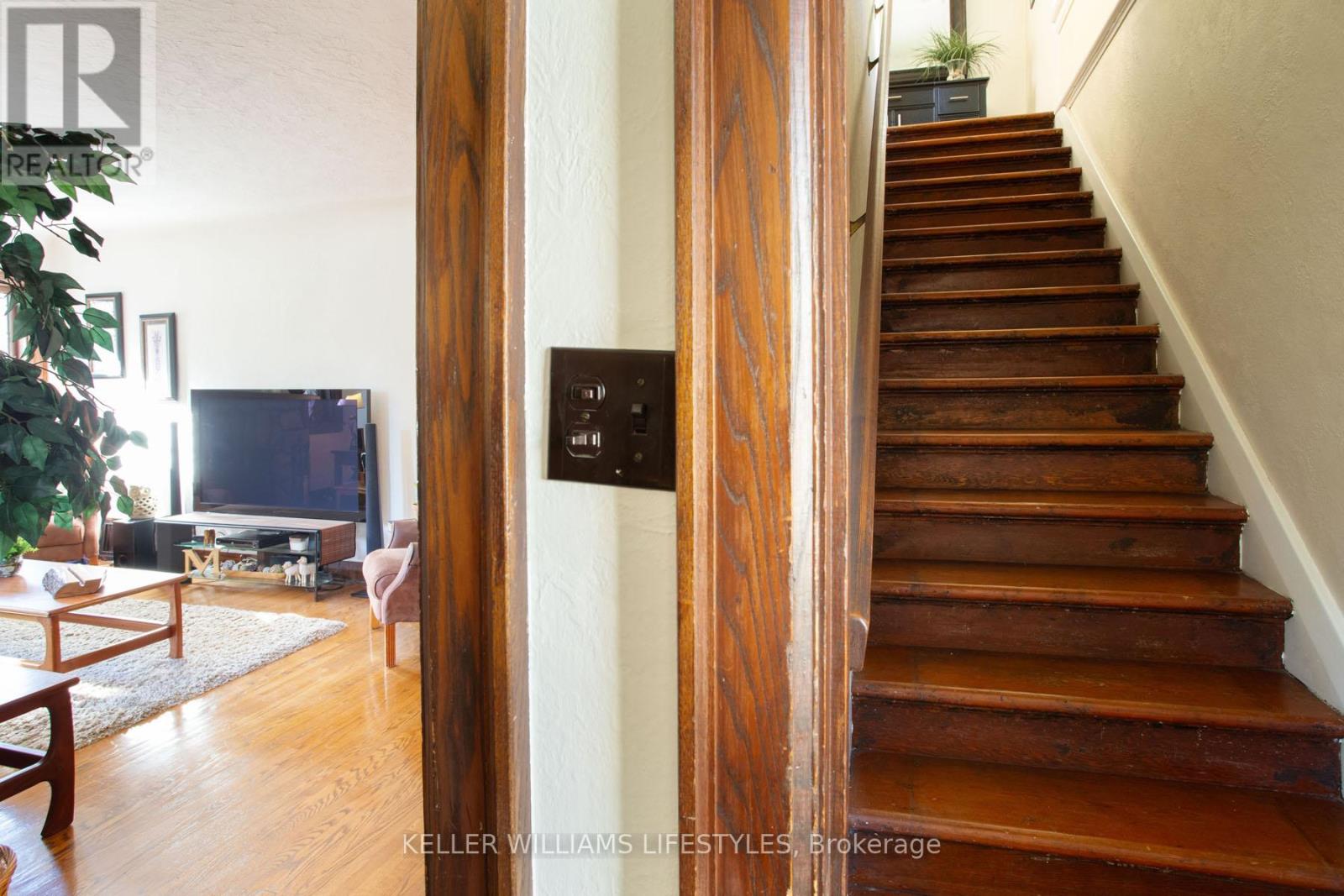 510 Grosvenor Street, London East, Ontario  N5Y 3S9 - Photo 40 - X12444250