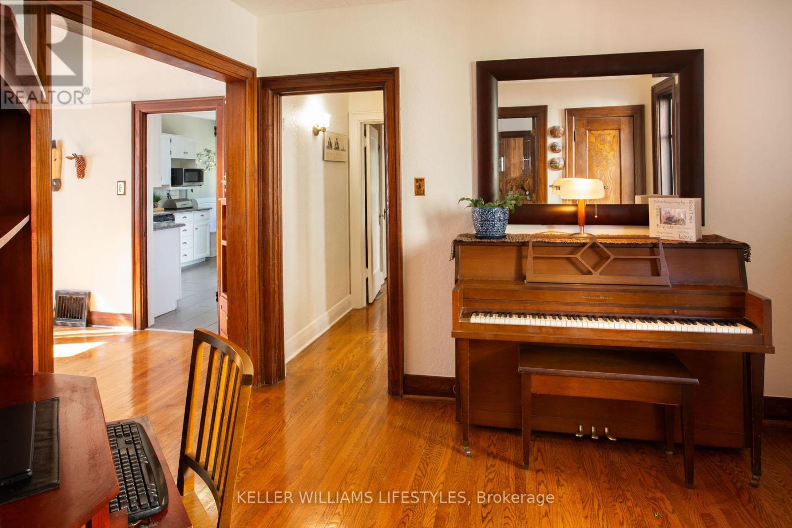 510 Grosvenor Street, London East, Ontario  N5Y 3S9 - Photo 6 - X12444250