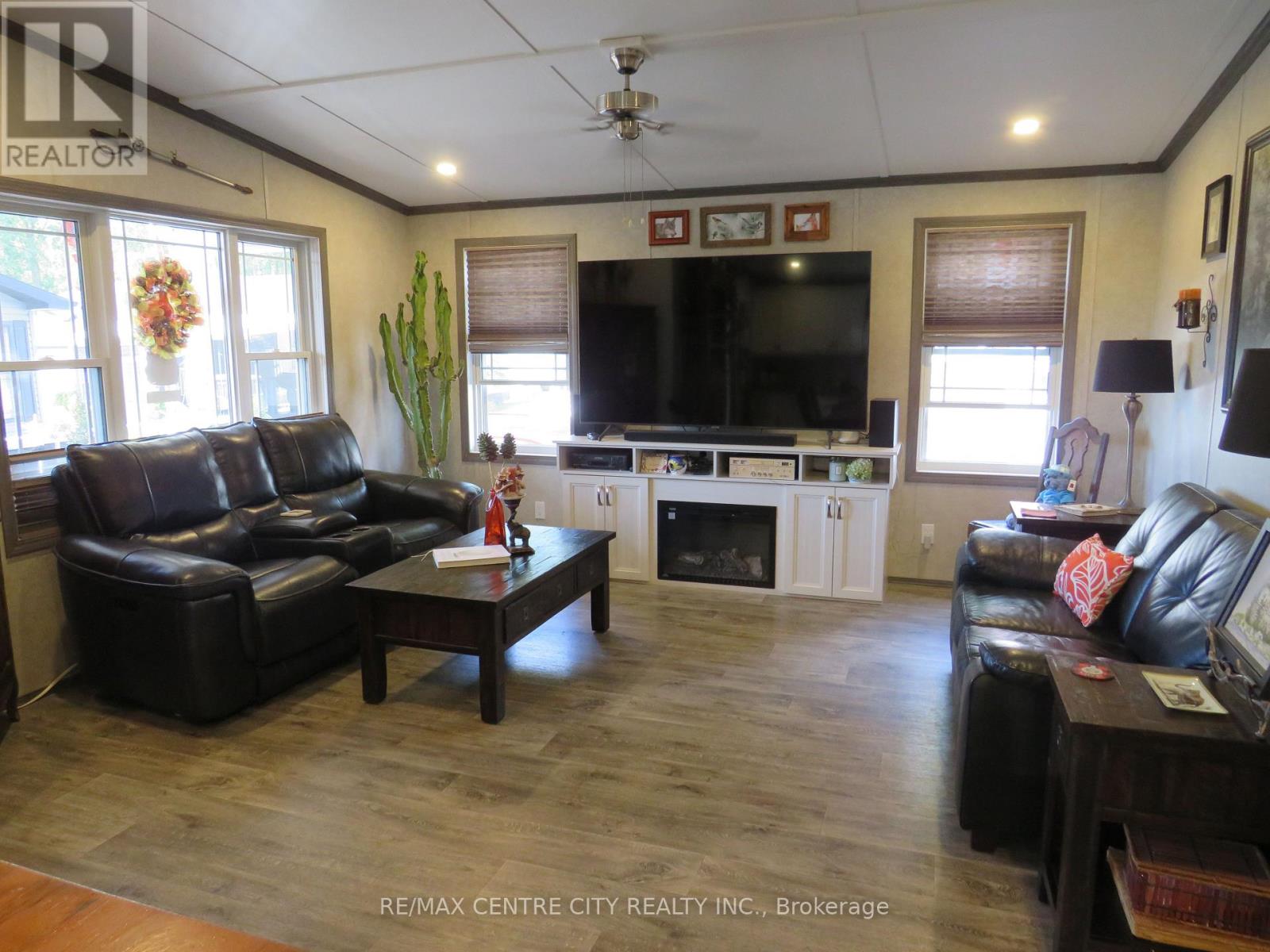 116 - 22790 Amiens Road, Middlesex Centre (Komoka), Ontario  N0L 1R0 - Photo 10 - X12444254