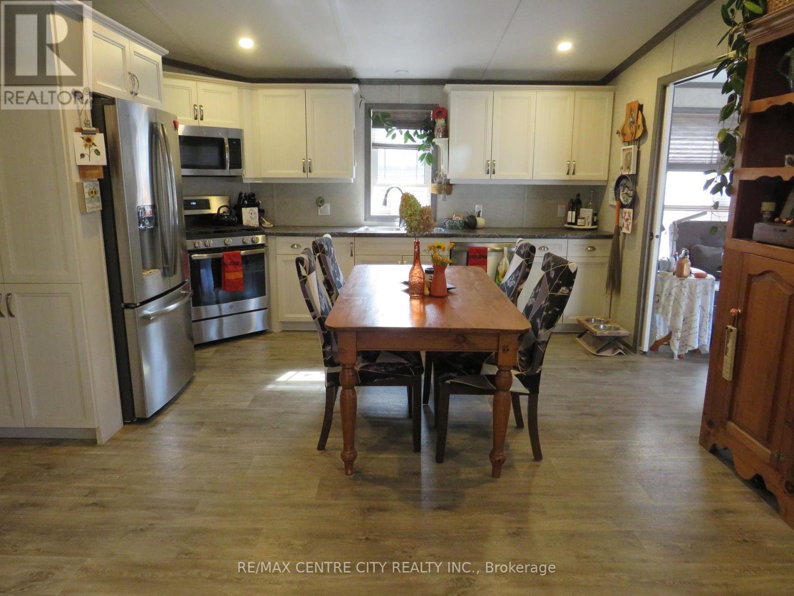 116 - 22790 Amiens Road, Middlesex Centre (Komoka), Ontario  N0L 1R0 - Photo 7 - X12444254