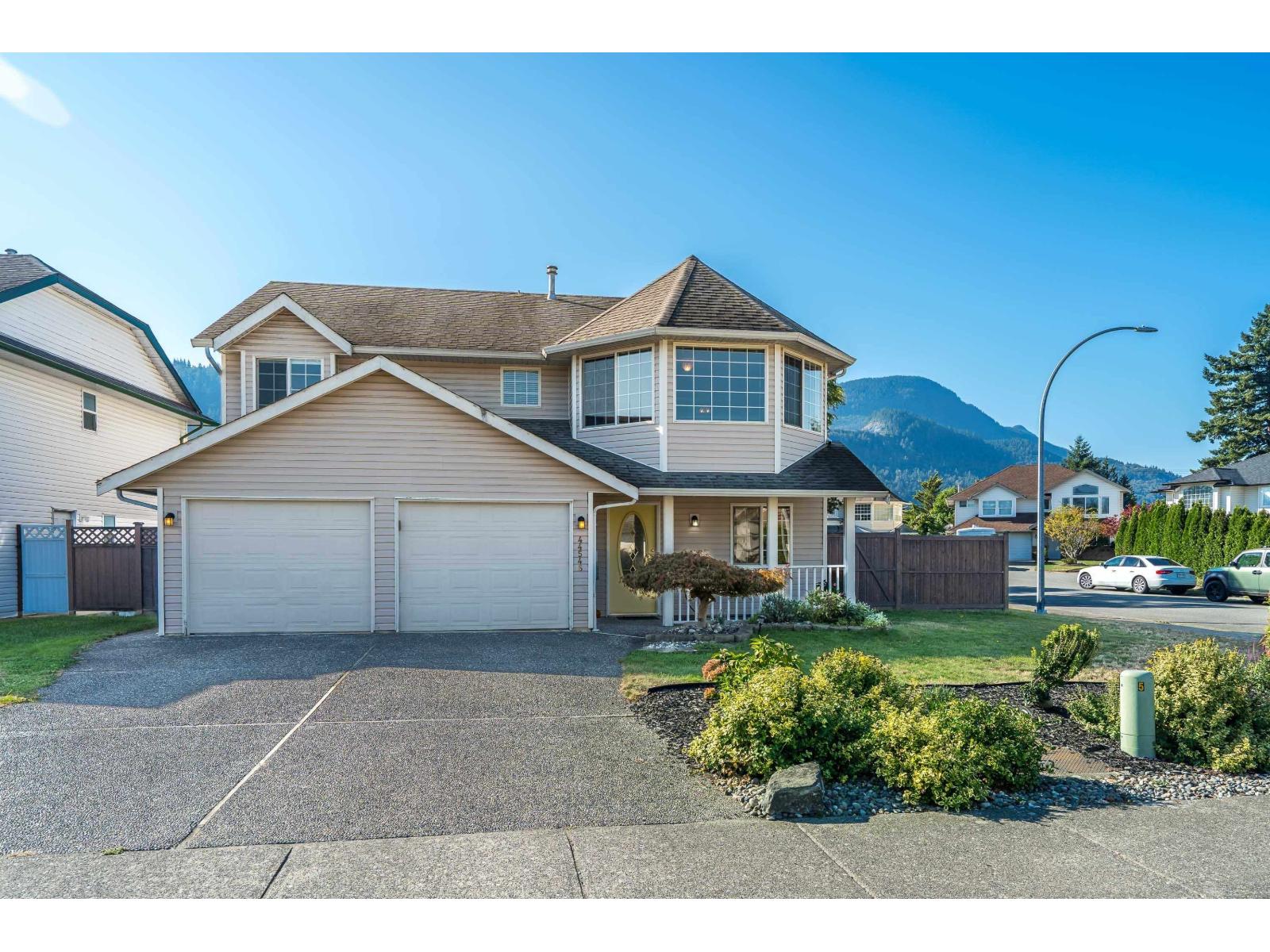 44546 Moore Avenue, Sardis South, Chilliwack, British Columbia  V2R 5K3 - Photo 2 - R3055229