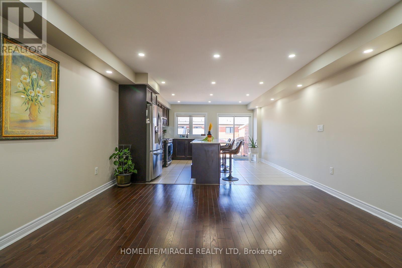 5 Sudeley Lane, Brampton, Ontario  L7A 4Z7 - Photo 6 - W12141970