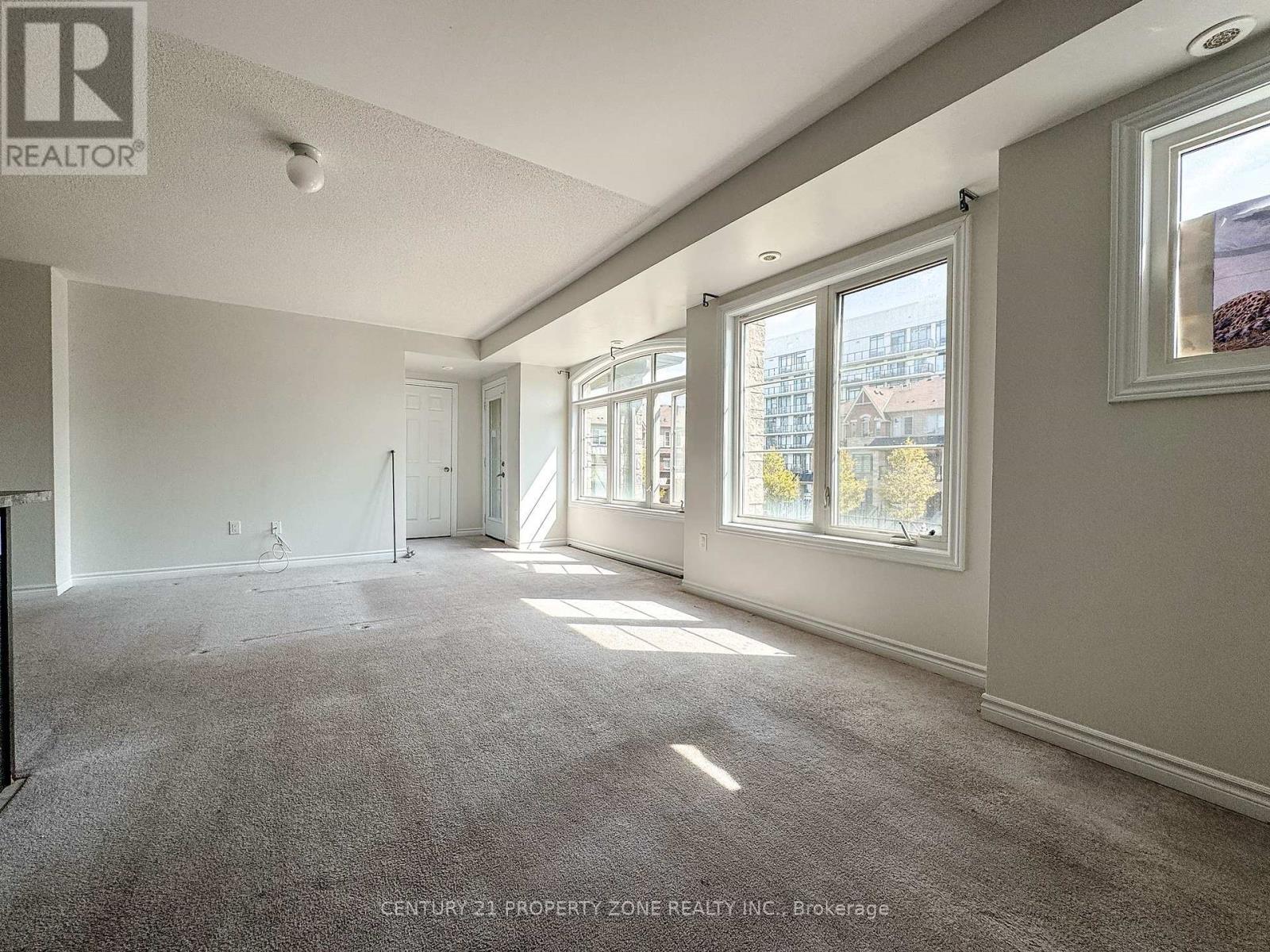 155 - 200 Veterans Drive, Brampton, Ontario  L7A 5K7 - Photo 4 - W12382629