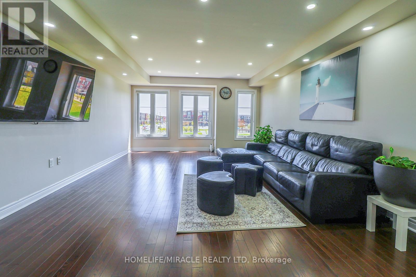 5 Sudeley Lane, Brampton, Ontario  L7A 4Z7 - Photo 7 - W12141970