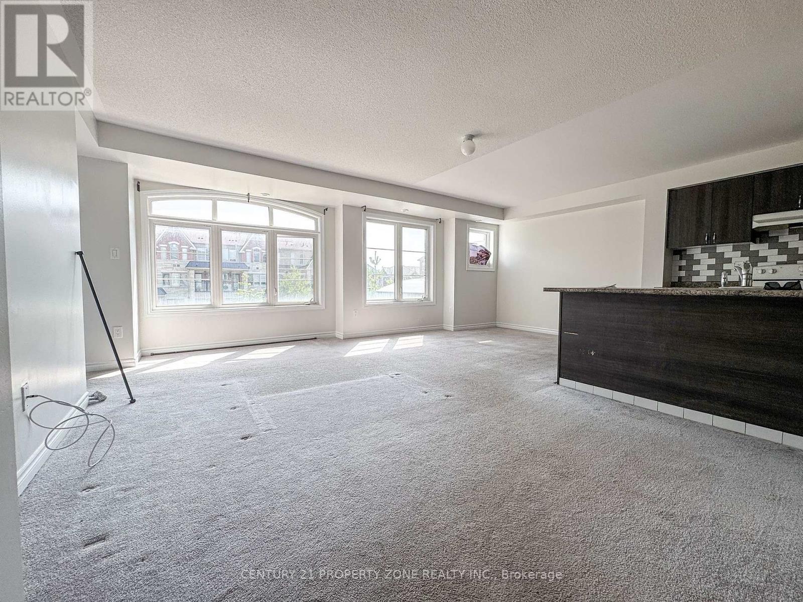 155 - 200 Veterans Drive, Brampton, Ontario  L7A 5K7 - Photo 5 - W12382629