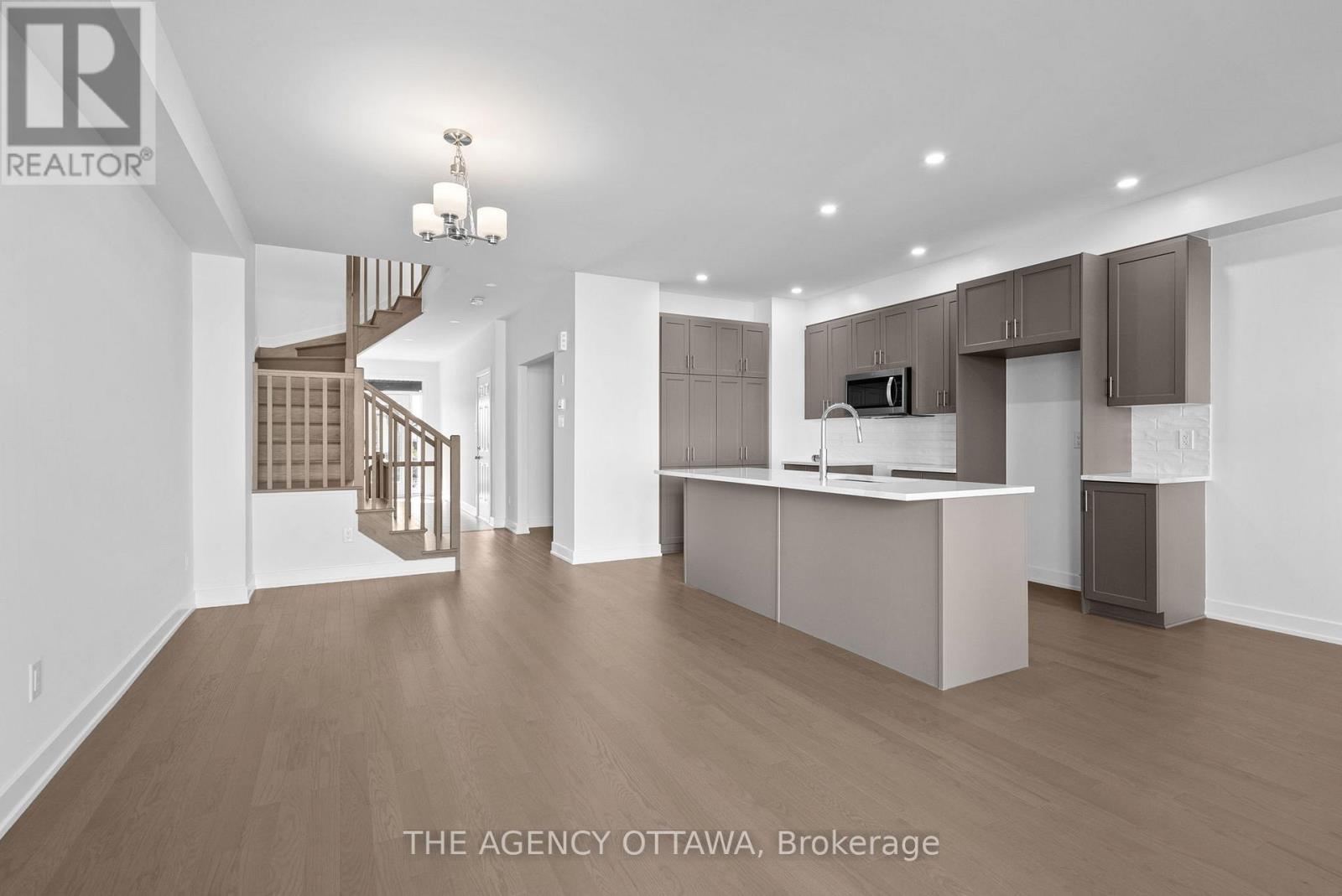 231 Gretsch Road, Ottawa, Ontario  K1T 0X2 - Photo 14 - X12444231