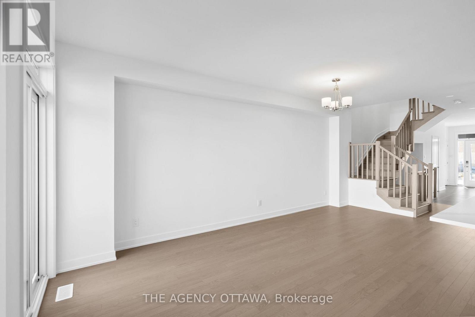 231 Gretsch Road, Ottawa, Ontario  K1T 0X2 - Photo 19 - X12444231