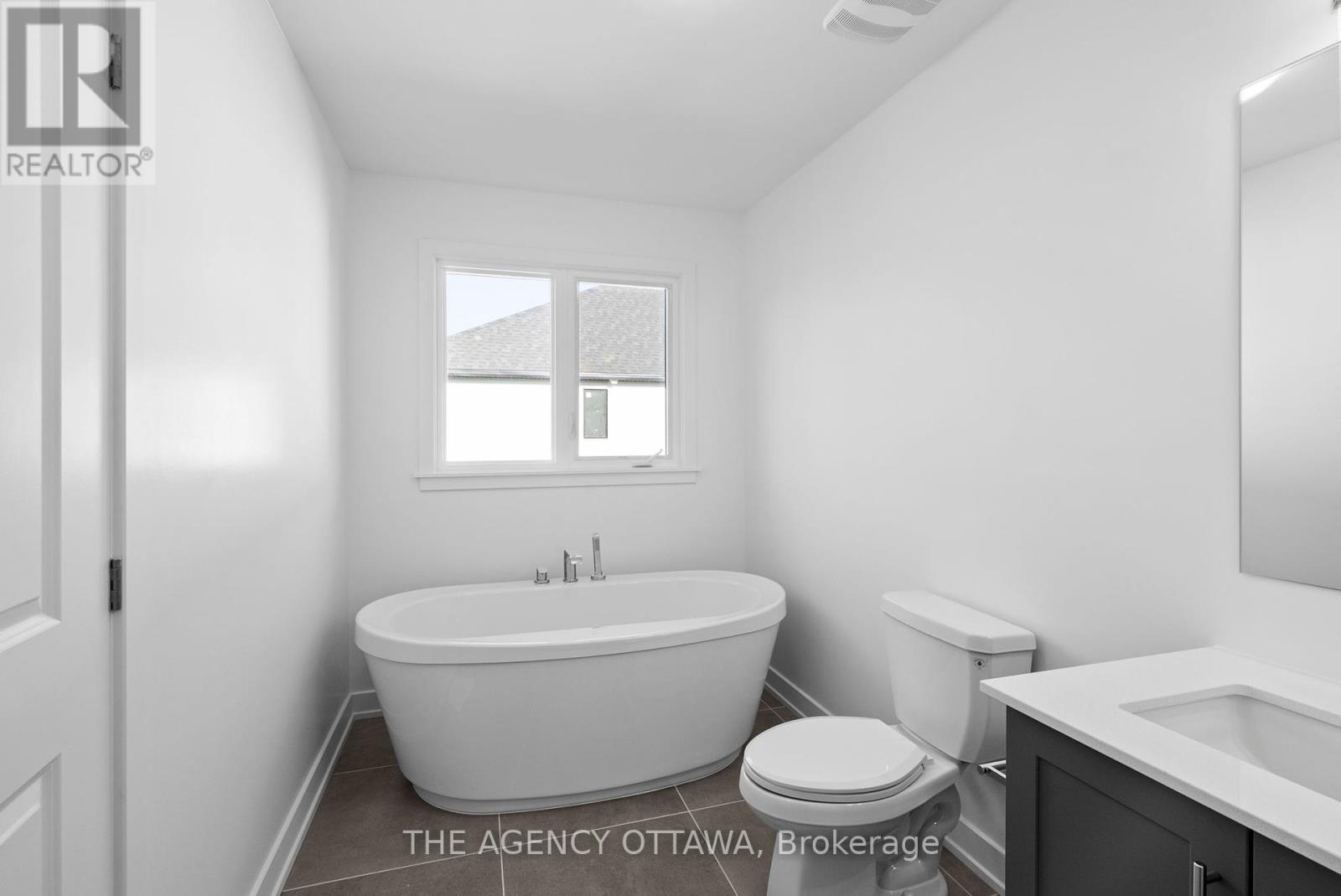 231 Gretsch Road, Ottawa, Ontario  K1T 0X2 - Photo 27 - X12444231