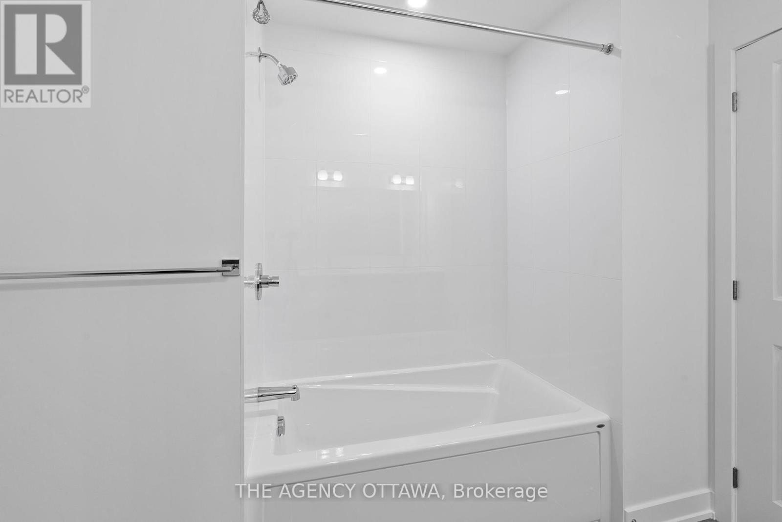 231 Gretsch Road, Ottawa, Ontario  K1T 0X2 - Photo 29 - X12444231