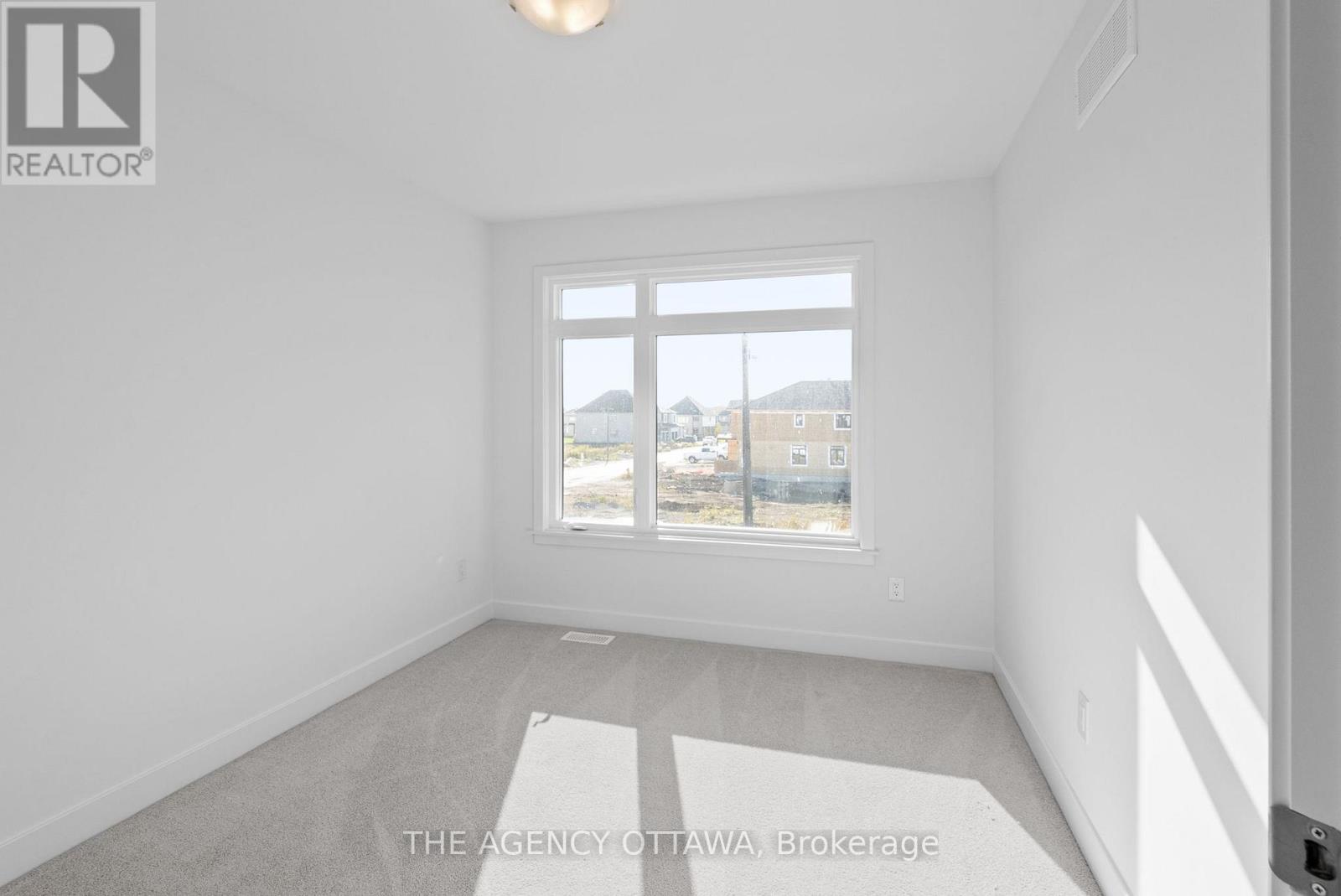 231 Gretsch Road, Ottawa, Ontario  K1T 0X2 - Photo 32 - X12444231