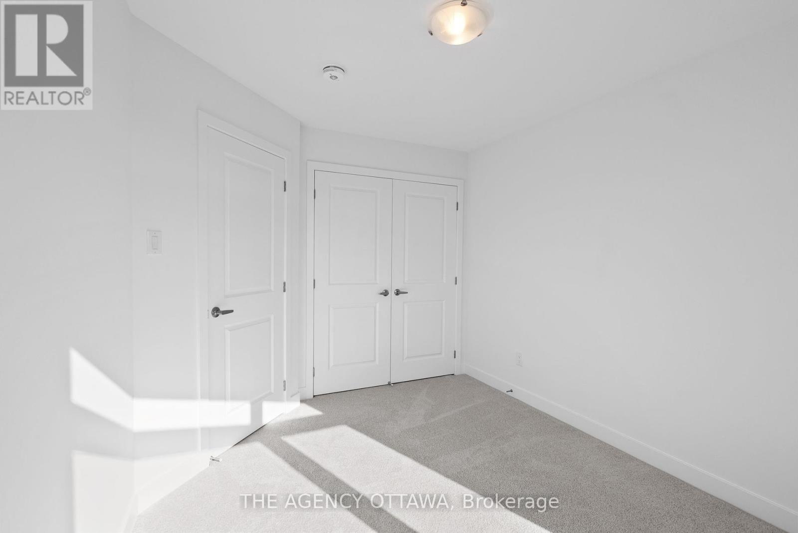 231 Gretsch Road, Ottawa, Ontario  K1T 0X2 - Photo 33 - X12444231