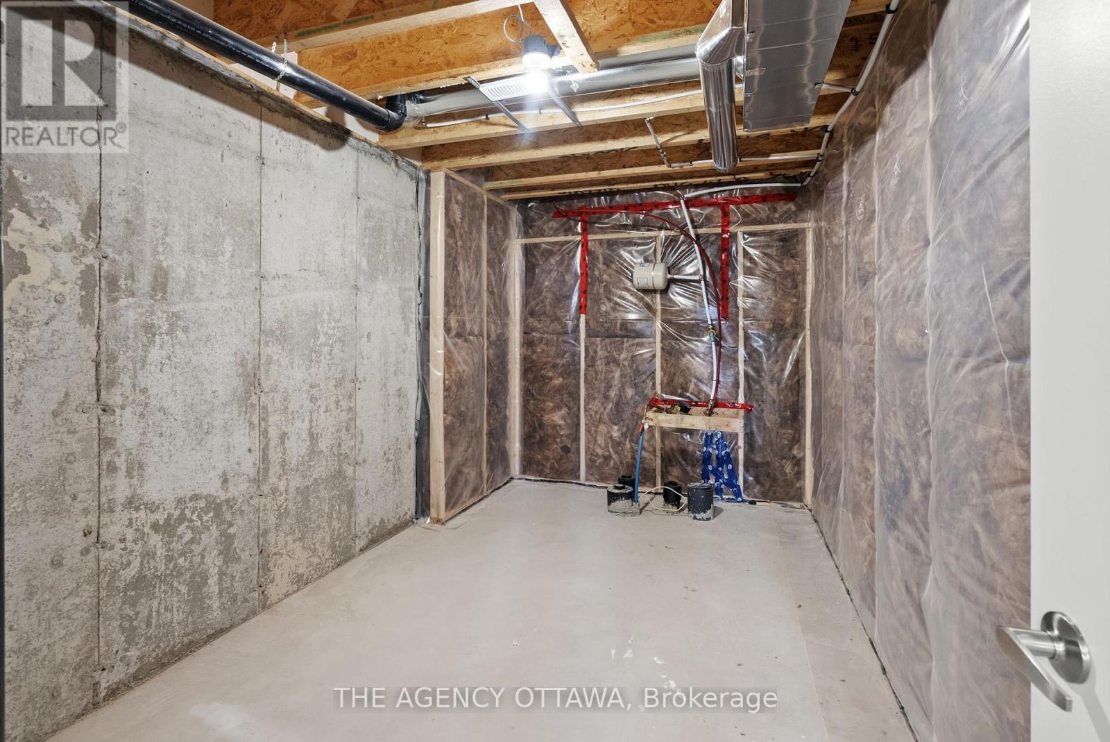 231 Gretsch Road, Ottawa, Ontario  K1T 0X2 - Photo 38 - X12444231
