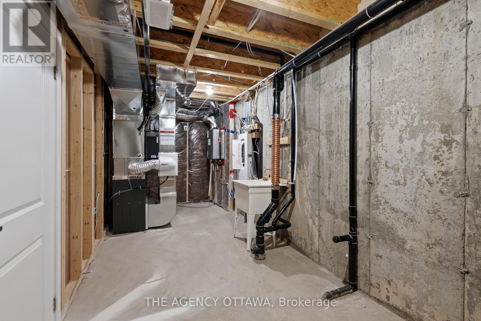 231 Gretsch Road, Ottawa, Ontario  K1T 0X2 - Photo 39 - X12444231