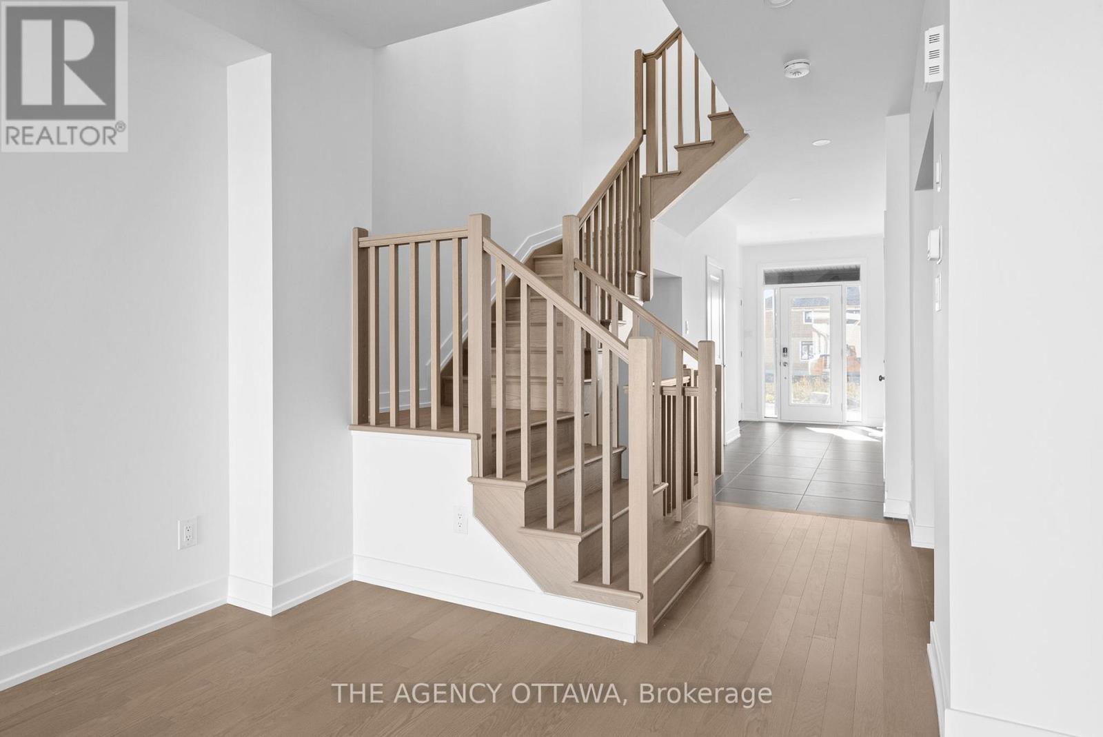 231 Gretsch Road, Ottawa, Ontario  K1T 0X2 - Photo 5 - X12444231