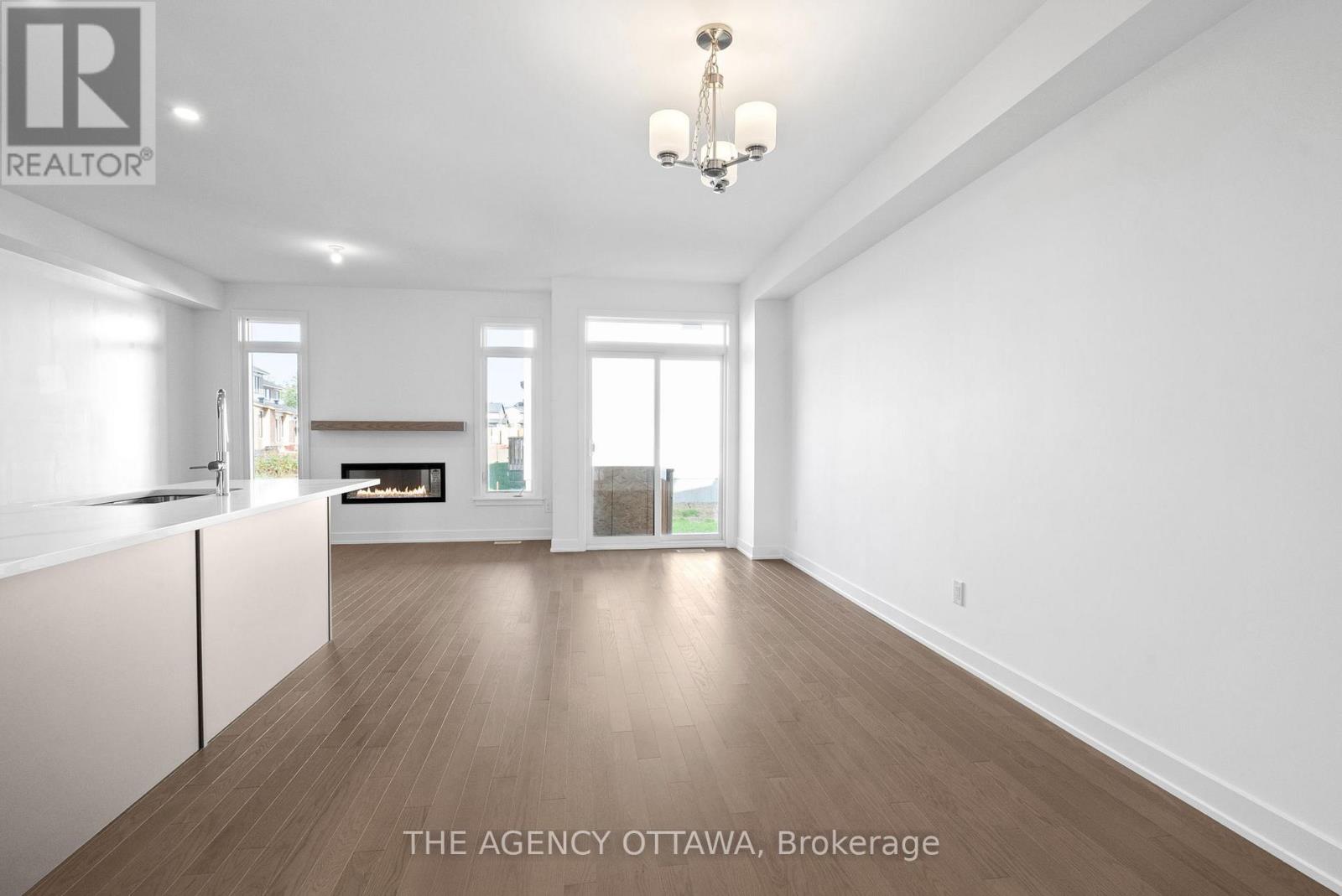 231 Gretsch Road, Ottawa, Ontario  K1T 0X2 - Photo 9 - X12444231