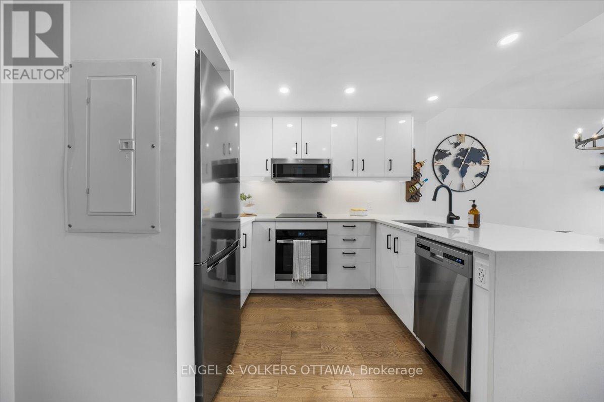 1704 - 340 Queen Street, Ottawa, Ontario  K1R 0G1 - Photo 4 - X12444294