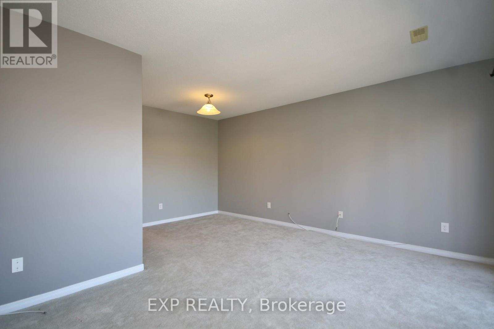 57 - 162 Urbancrest Private, Ottawa, Ontario  K2J 2S7 - Photo 6 - X12444319