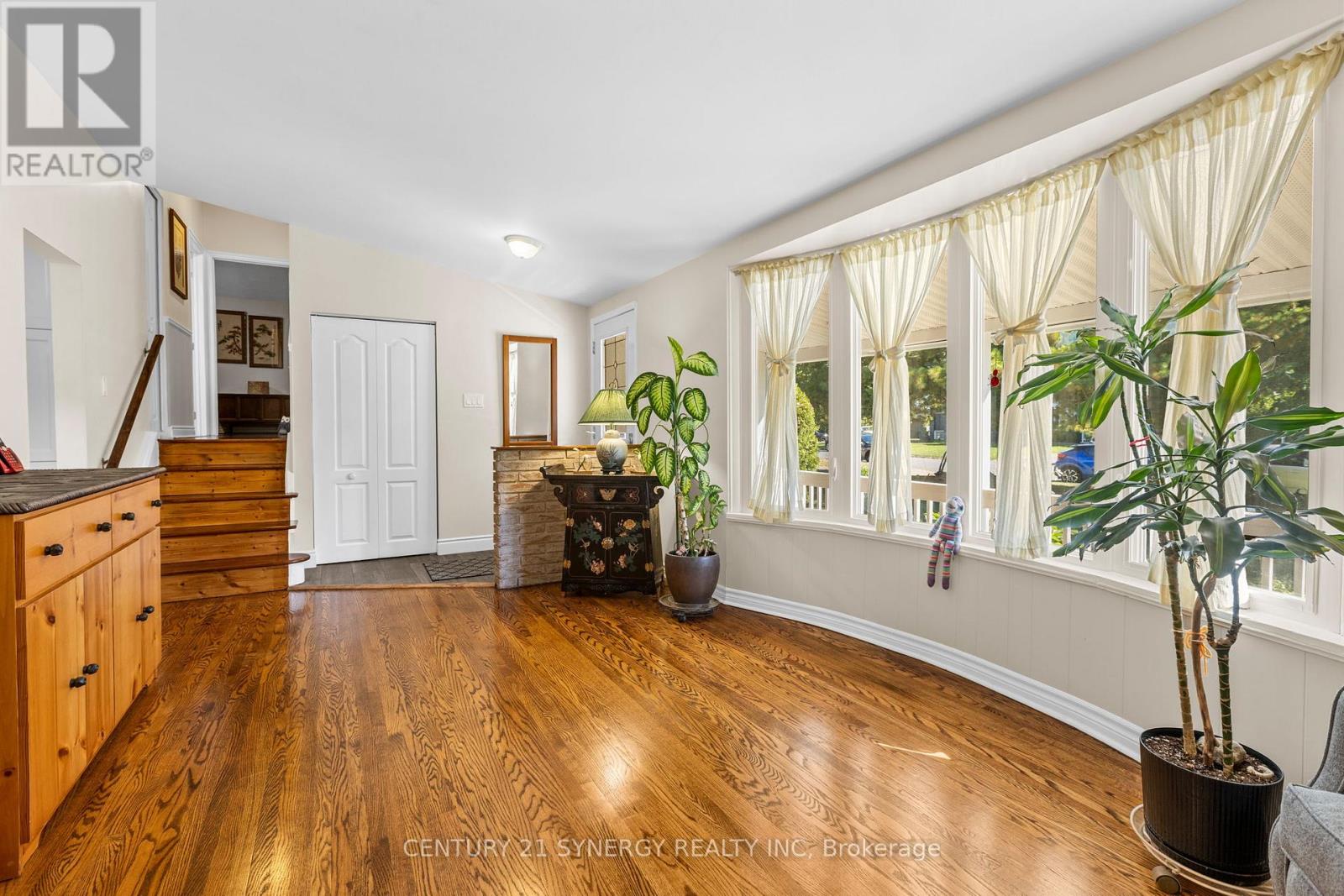 229 Kennedy Lane W, Ottawa, Ontario  K1E 1G5 - Photo 10 - X12444327