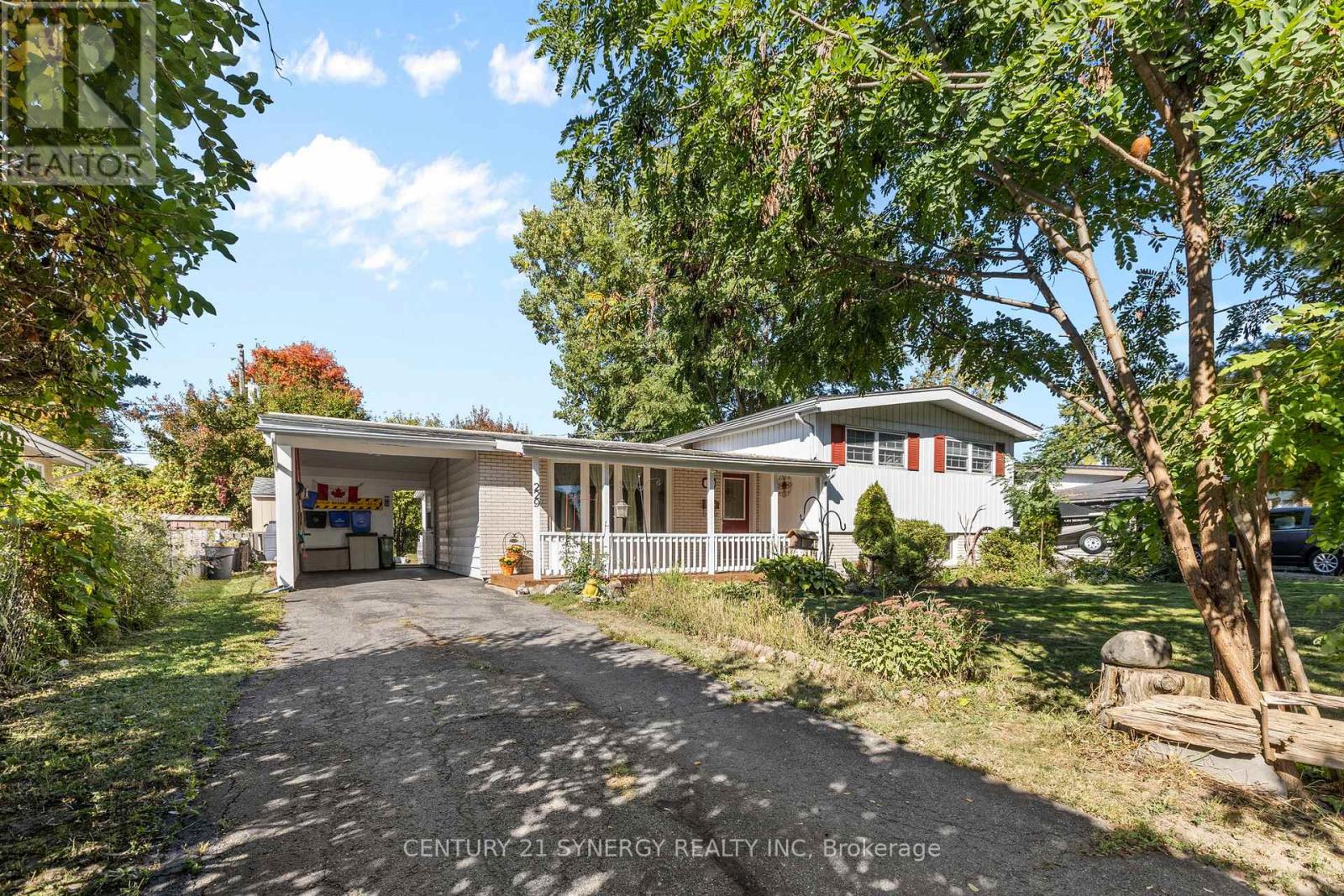229 Kennedy Lane W, Ottawa, Ontario  K1E 1G5 - Photo 3 - X12444327