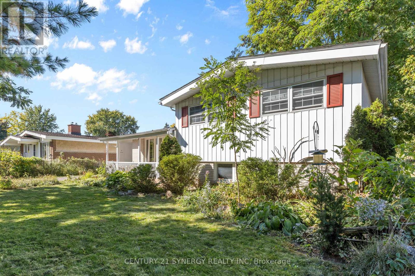 229 Kennedy Lane W, Ottawa, Ontario  K1E 1G5 - Photo 5 - X12444327