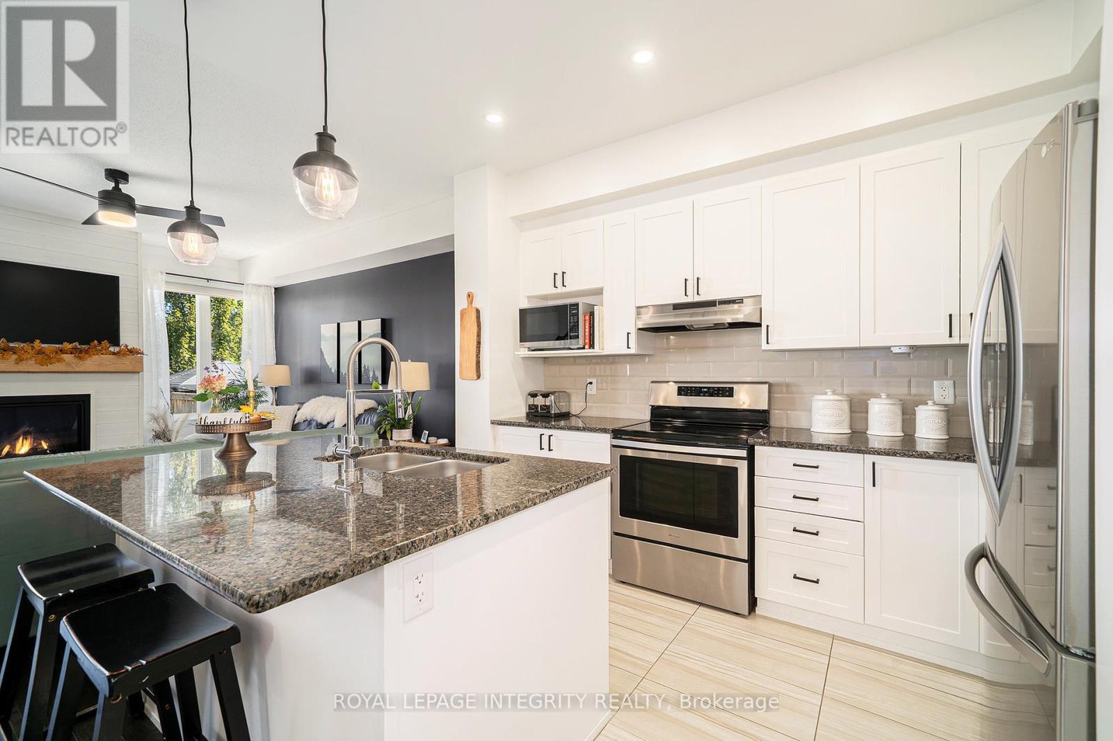 19 Riddell Street, Carleton Place, Ontario  K7C 0J5 - Photo 6 - X12444334