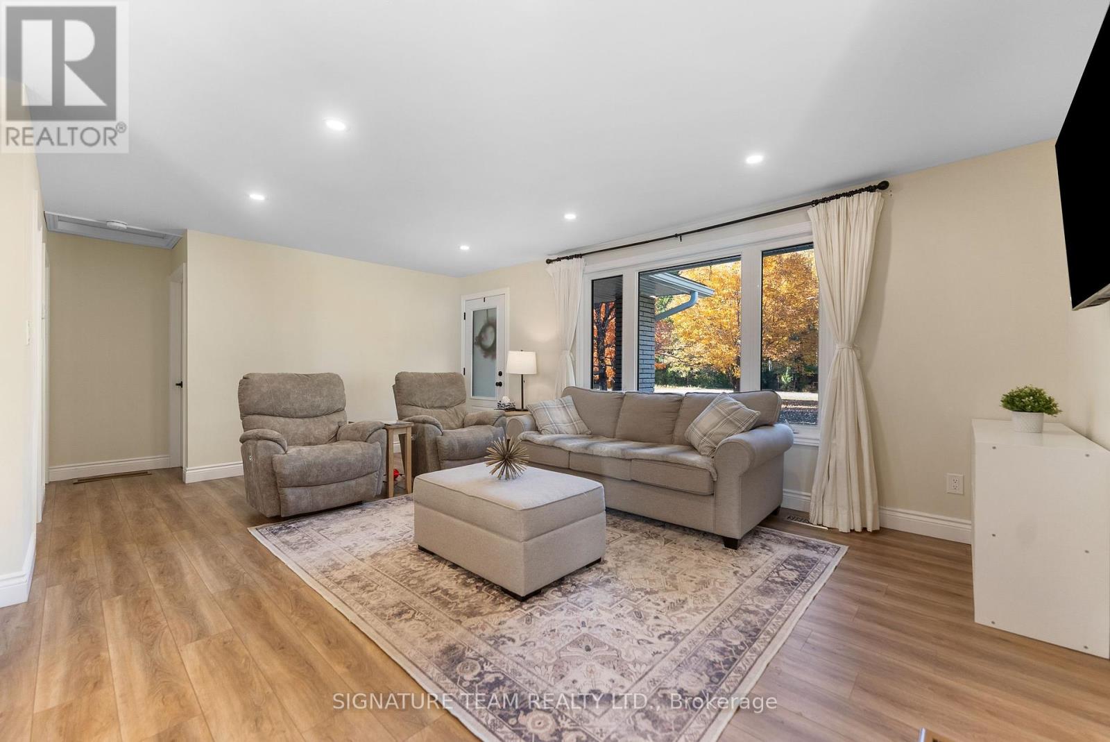 47 Sunrise Road, Killaloe, Ontario  K0J 2J0 - Photo 3 - X12444336