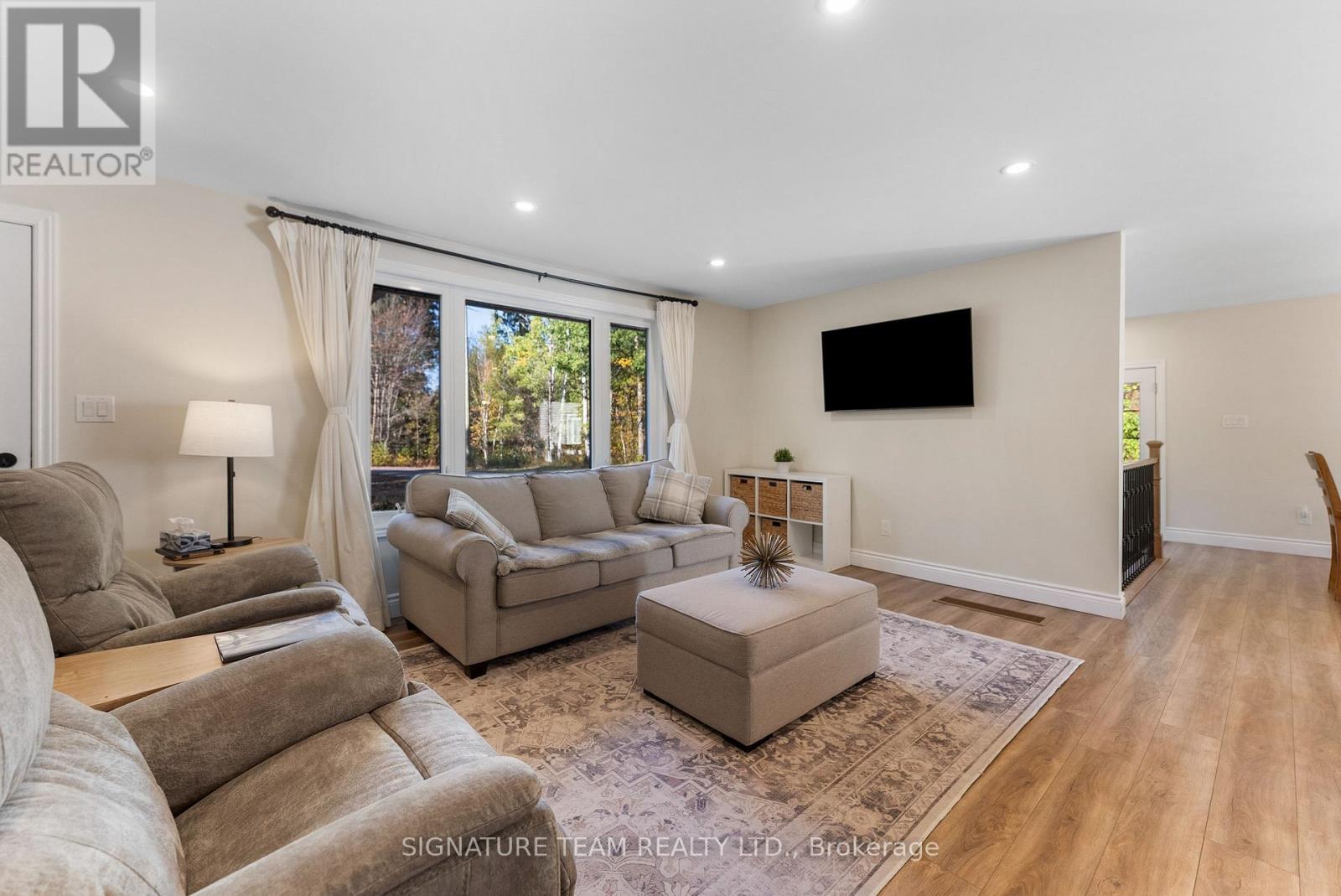 47 Sunrise Road, Killaloe, Ontario  K0J 2J0 - Photo 4 - X12444336