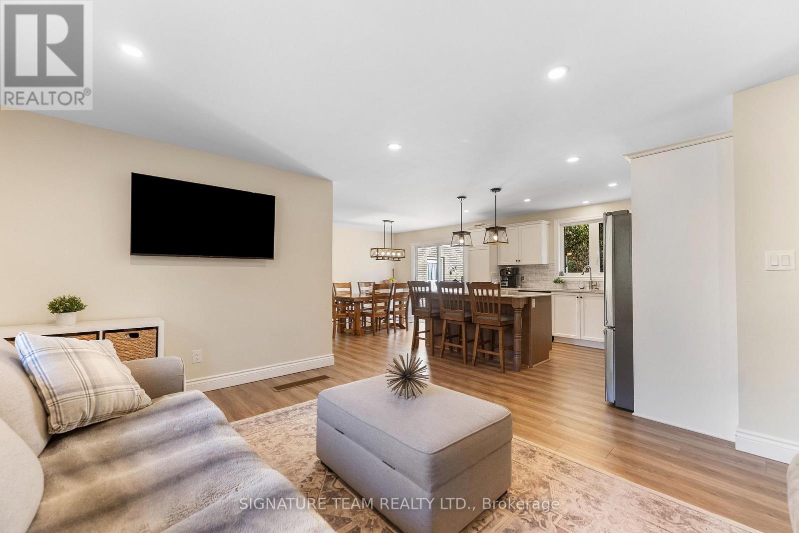 47 Sunrise Road, Killaloe, Ontario  K0J 2J0 - Photo 5 - X12444336