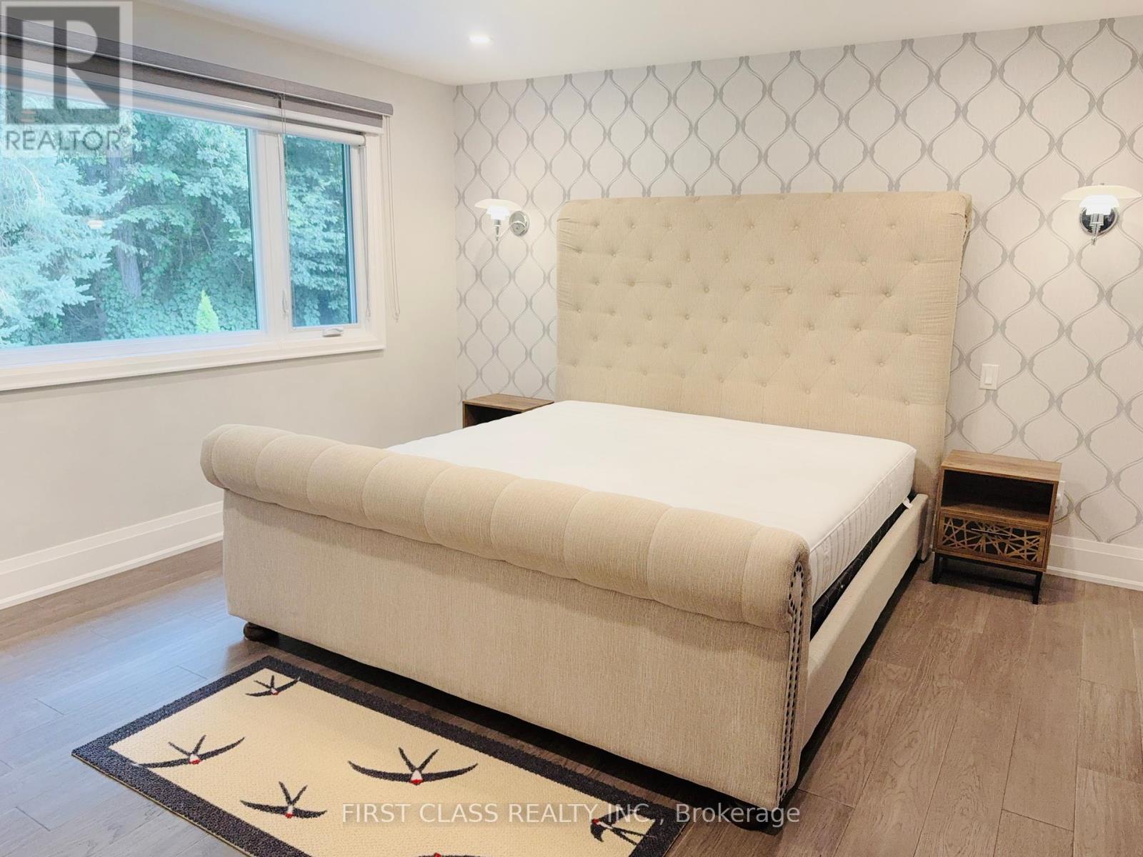 1684 Angela Crescent, Mississauga, Ontario  L5J 1B9 - Photo 8 - W12382872