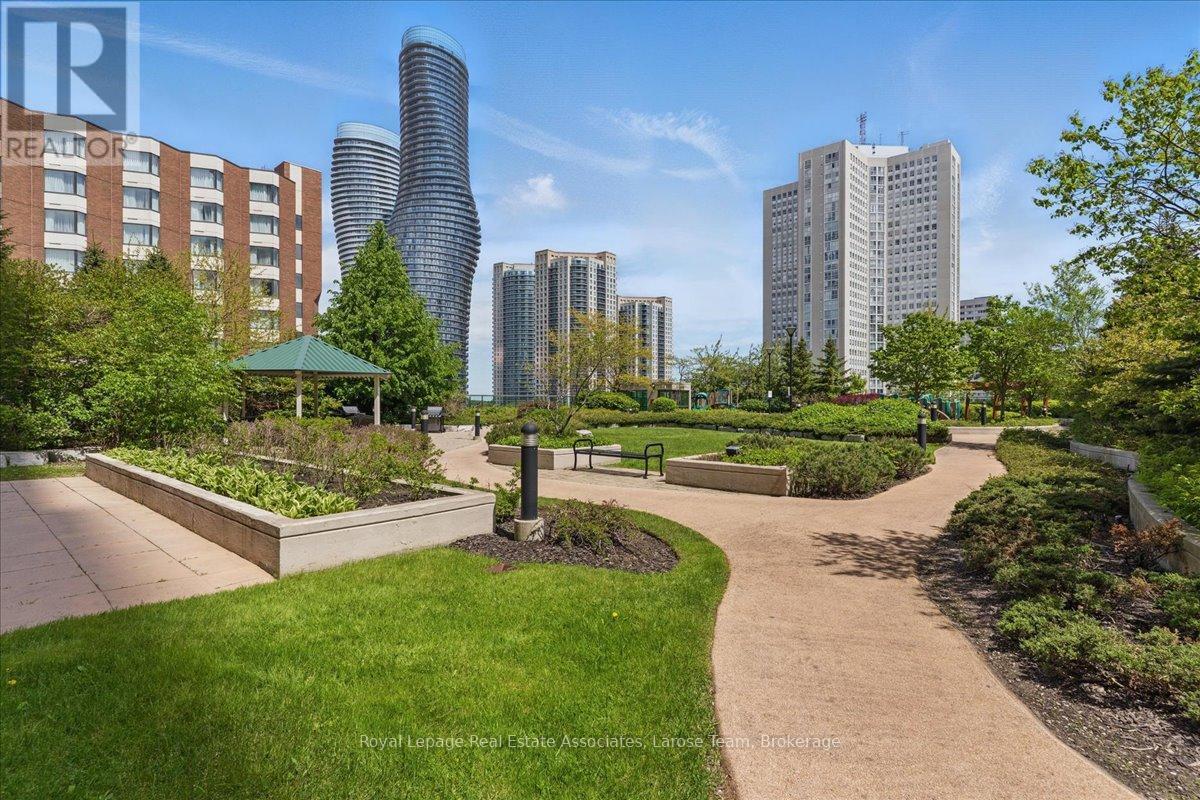 3701 - 208 Enfield Place, Mississauga, Ontario  L5B 0G8 - Photo 39 - W12437754