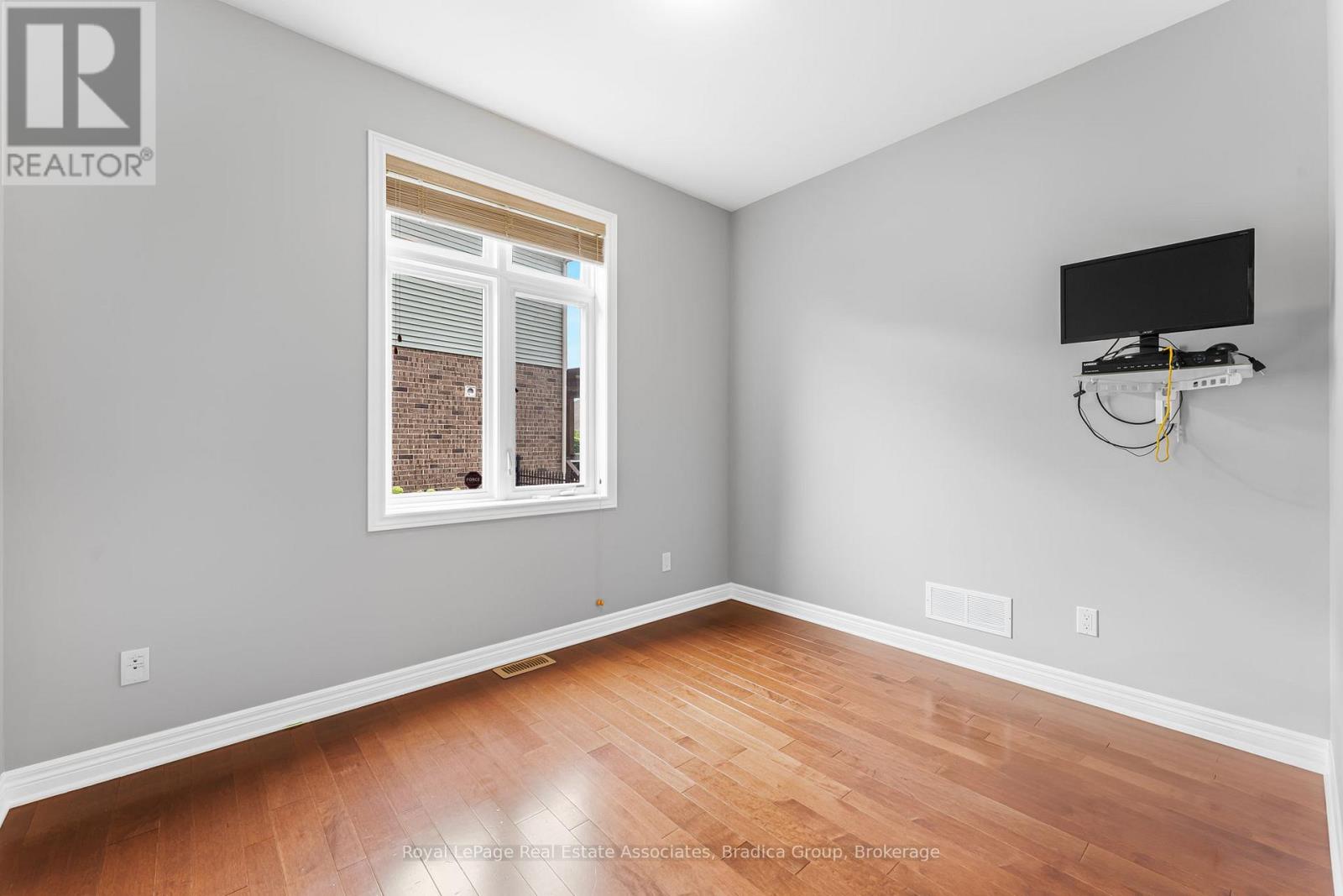 17 Trailwood Drive, Welland, Ontario  L3C 0B6 - Photo 15 - X12367339