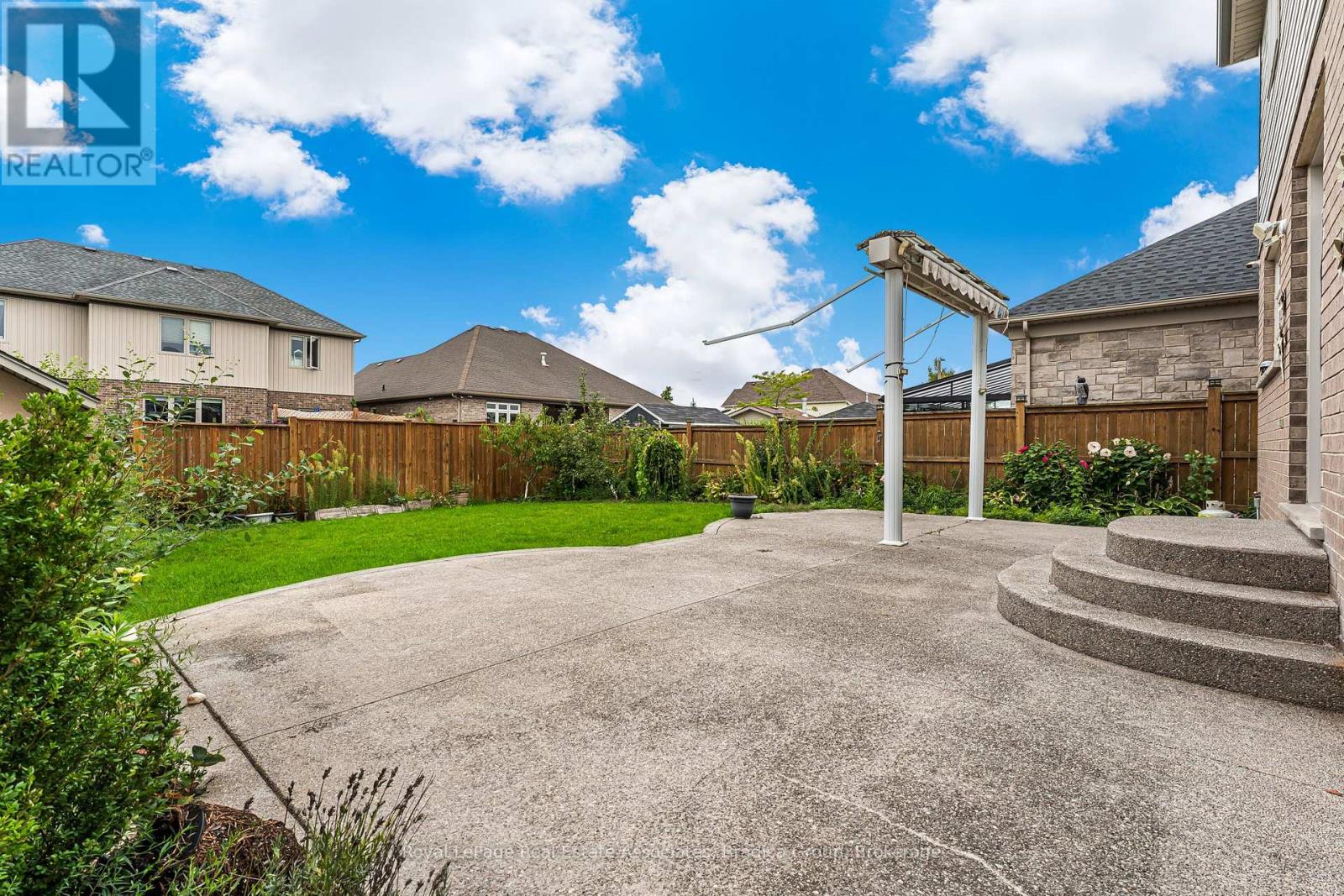 17 Trailwood Drive, Welland, Ontario  L3C 0B6 - Photo 42 - X12367339