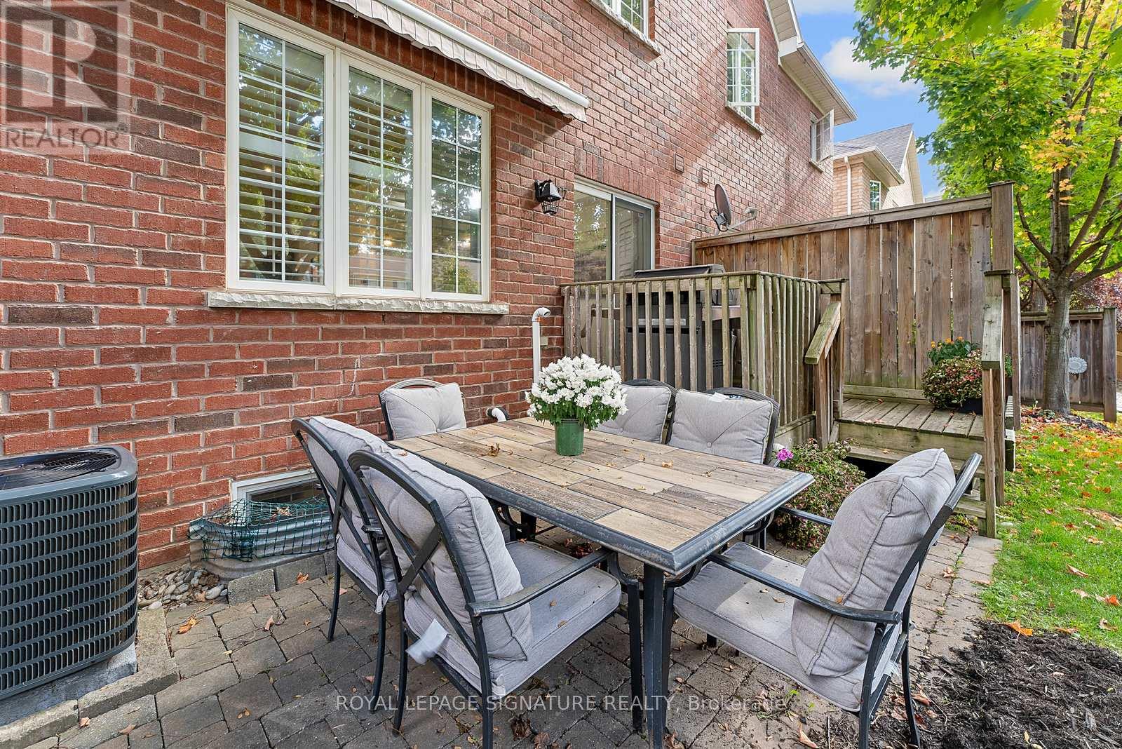 27 - 2410 Woodward Avenue, Burlington, Ontario  L7R 1T9 - Photo 49 - W12444161